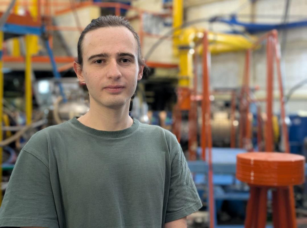 photo 5352699273378131429 y